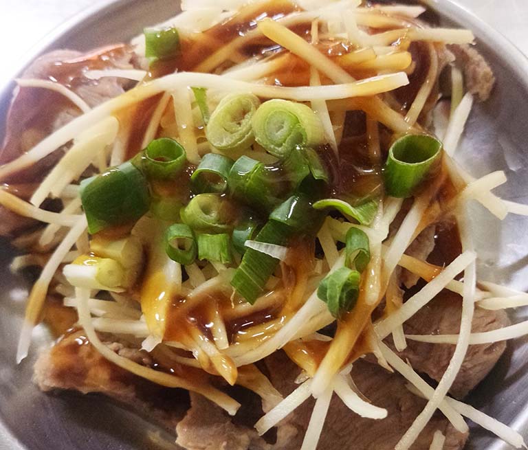 小菜嘴邊肉