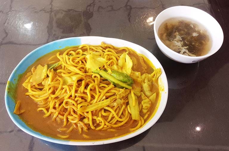 咖哩肉絲炒麵
